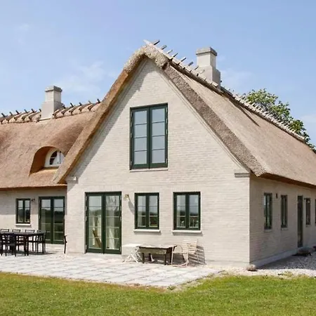 別荘 Embraced By Rural Feel In A Thatched House *