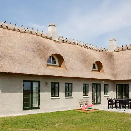 Embraced By Rural Feel In A Thatched House بيت للعطل Idestrup