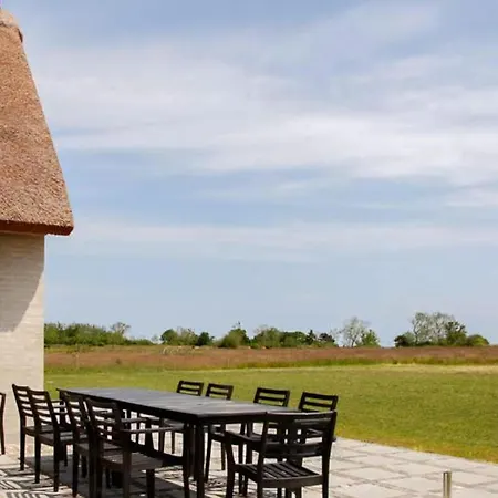 別荘 Embraced By Rural Feel In A Thatched House