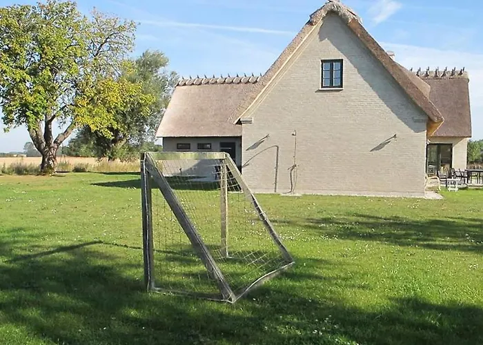 Embraced By Rural Feel In A Thatched House *