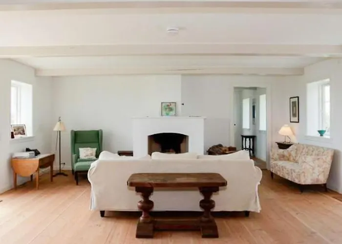Embraced By Rural Feel In A Thatched House